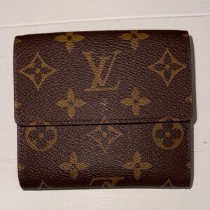 *AUTHENTIC* Louis Vuitton wallet